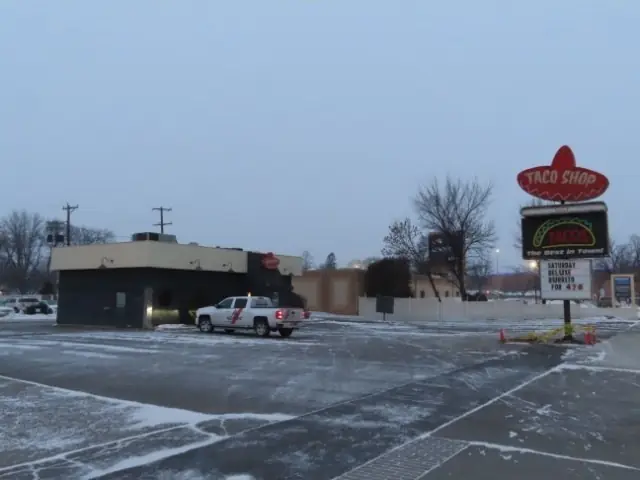 A quick-service restaurant building, a commercial building inspected by Nordic Inspections in Fargo, ND.